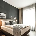 Hotel Harbr Ludwigsburg, A Member Of Radisson Individuals 3*